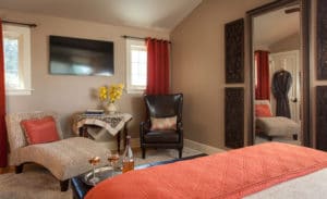 Gothic Eves Room Highlight: The Updated Pinot Suite 6