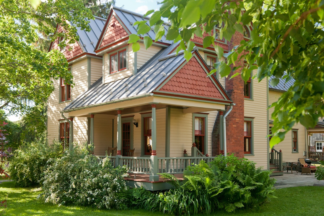 The 1 BEST Finger Lakes Lodging for your Fall Getaway